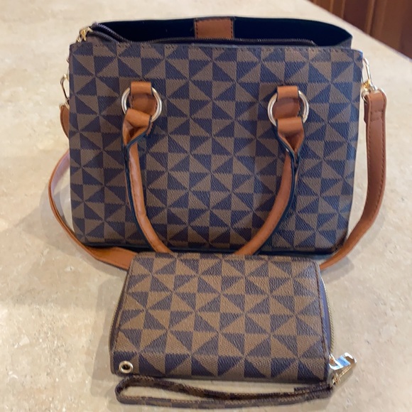 Crossbody Bag - Picture 4 of 4